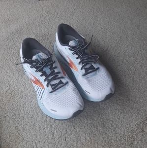 BROOKS WOMEN'S ADRENALINE GTS 21 B WIDTH RUNNING SHOE